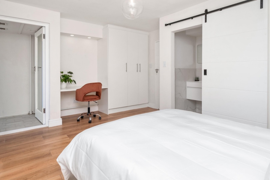 2 Bedroom Property for Sale in Sea Point Western Cape